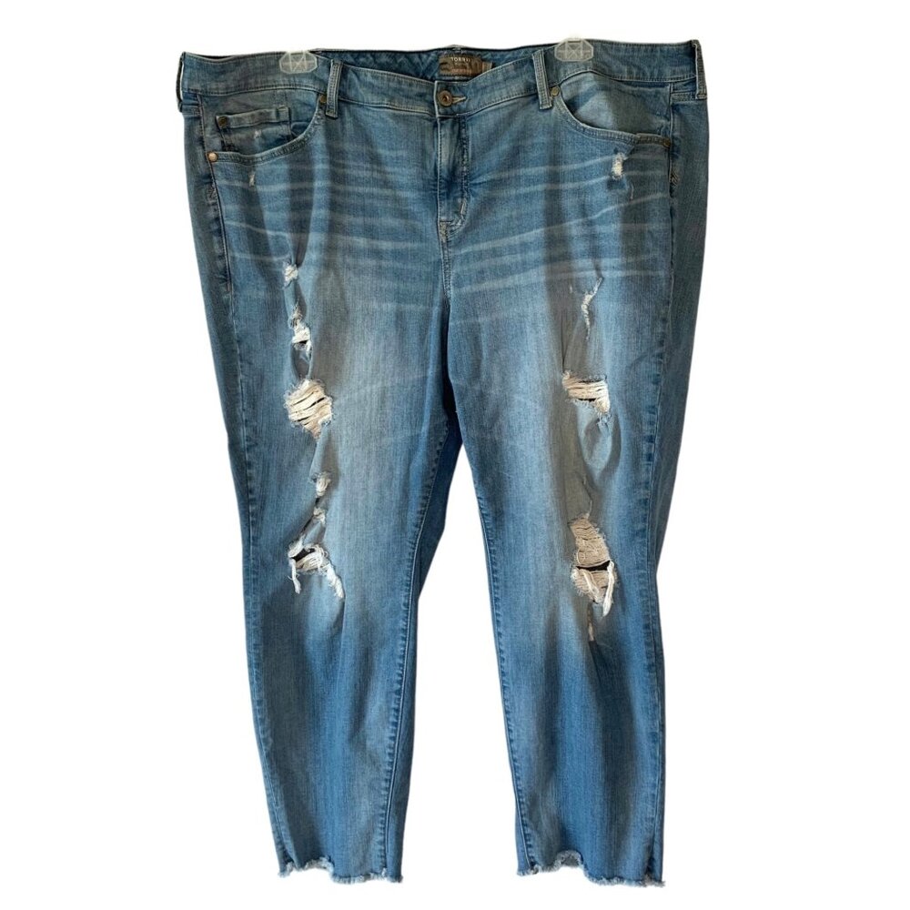 TORRID Feel The Fit Medium Wash Women's Boyfriend Distressed Raw Hem Jeans 28W